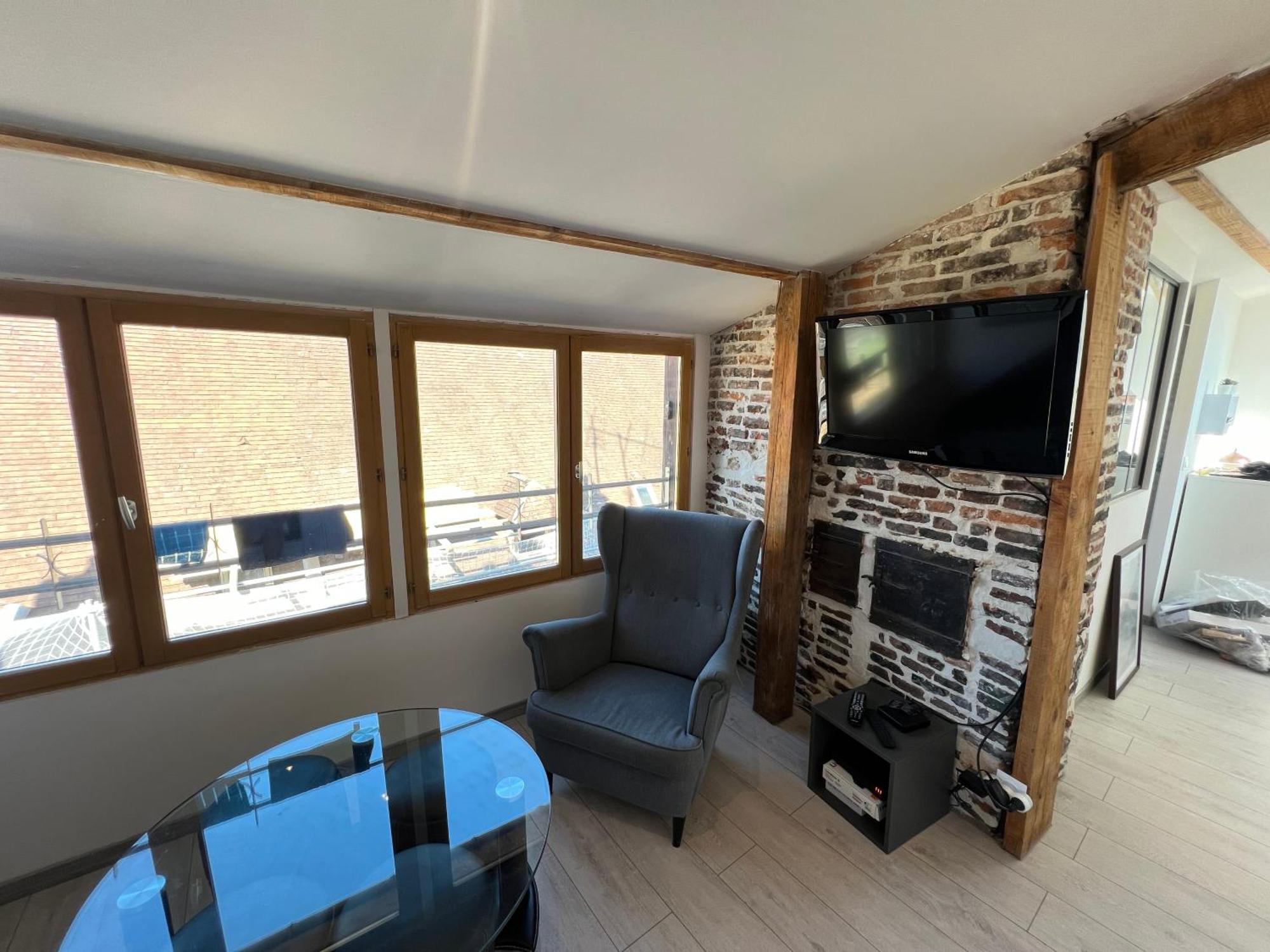 Bellevue Appartement Sous Les Toits Hypercentre Climatise Dole Exterior photo